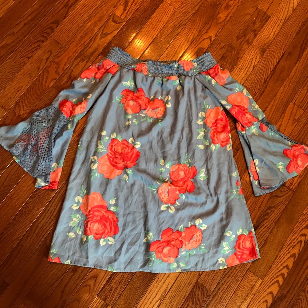 Off the shoulder flower print shift dress